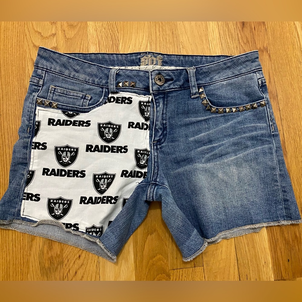 SPJ Raiders denim shorts with studs
